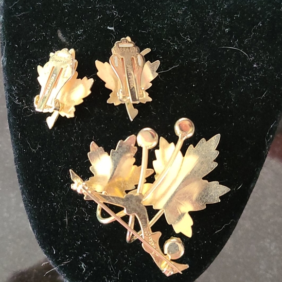 Vintage gold and pearl earrings and pin - Picture 2 of 4